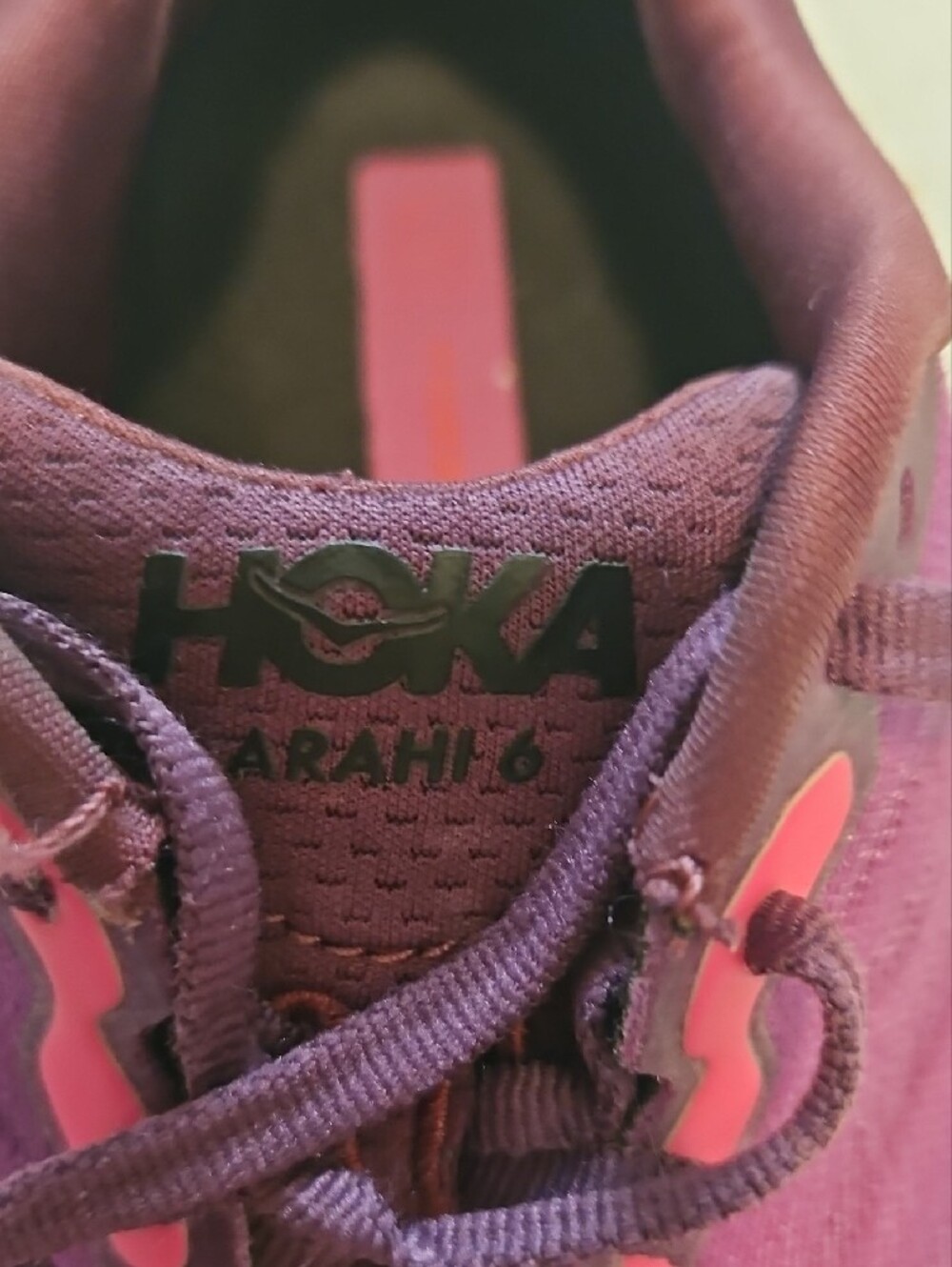 Hoka Women's Plum and Pink ARAHI 6 Running Sneakers - Picture 5 of 7